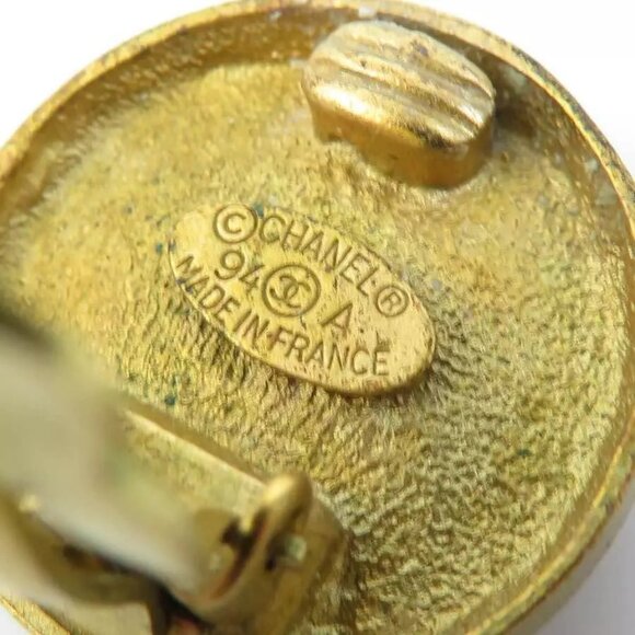 Auth CHANEL Vintage CC Logo Clip on Earrings Gold Metal - Picture 13 of 16